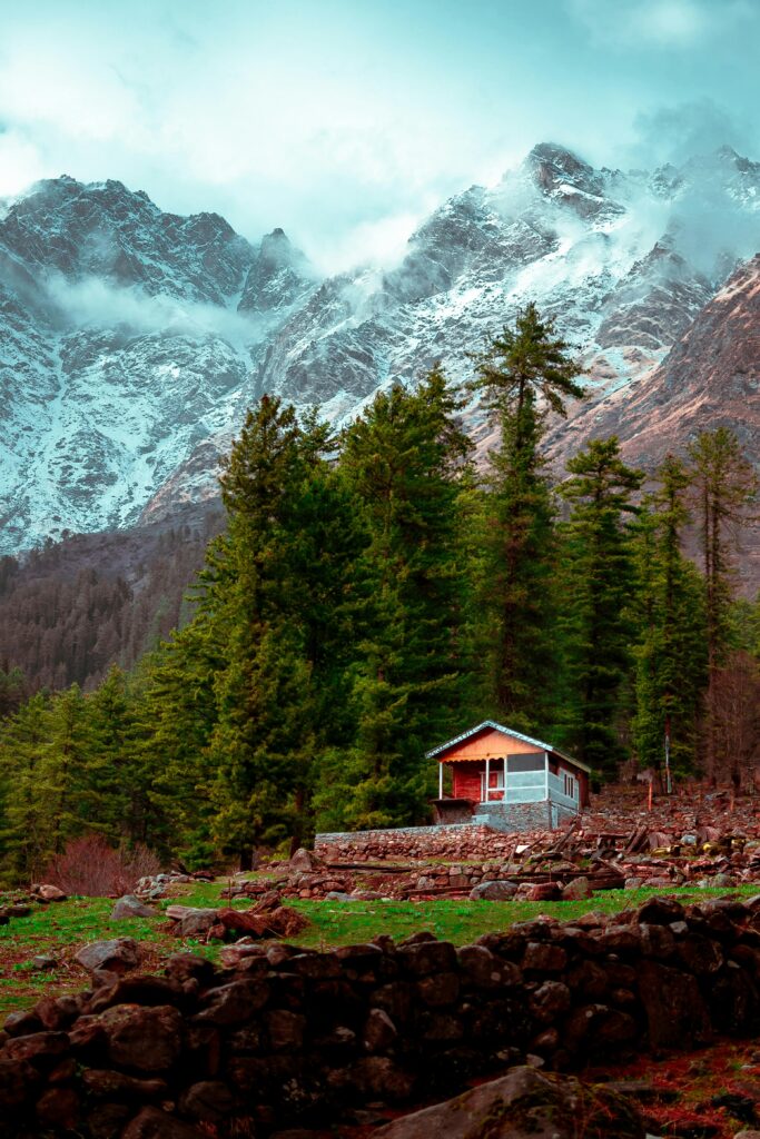 kasol a small house in mountains
