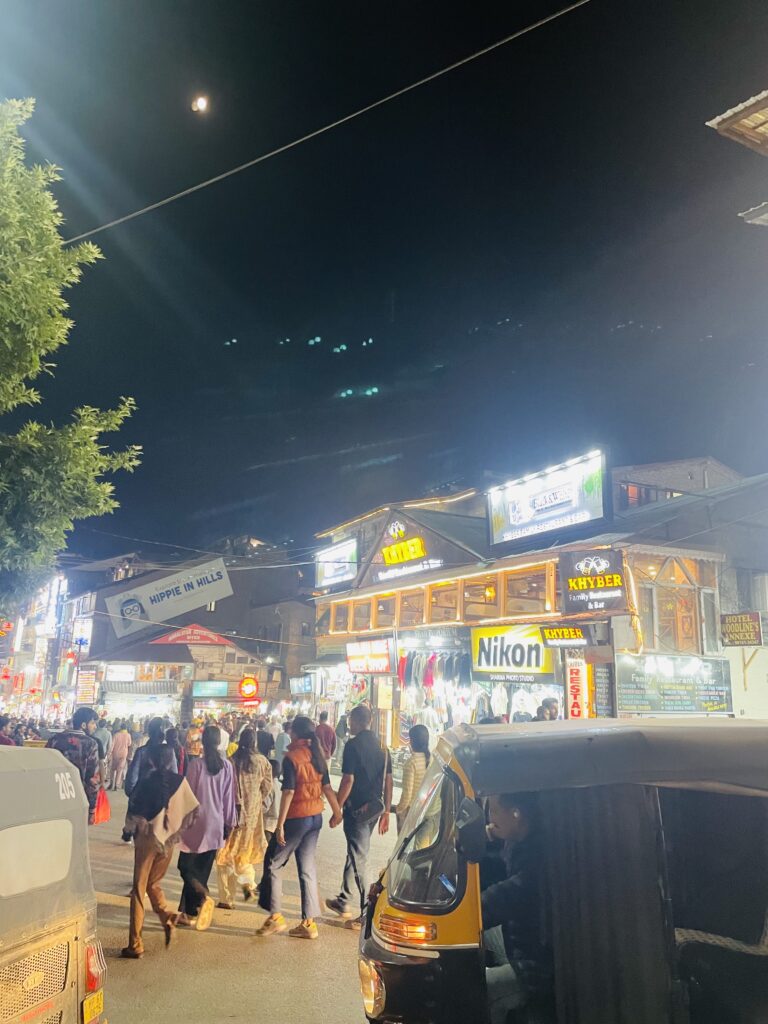 manali mall road night view